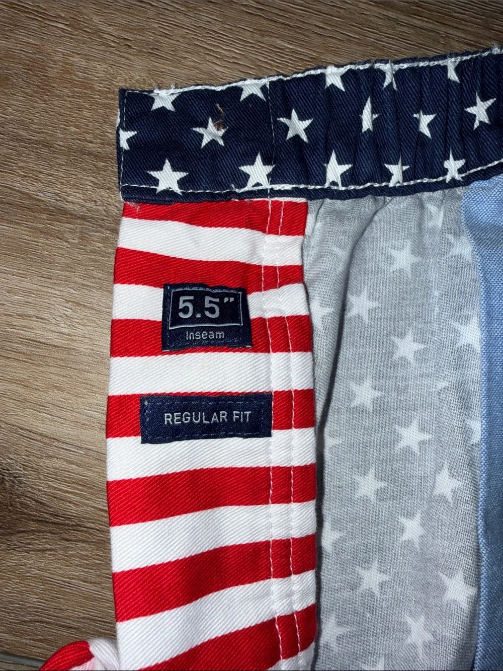 chubbies American Flag Print Swim Shorts - size medium 5.5 inseam